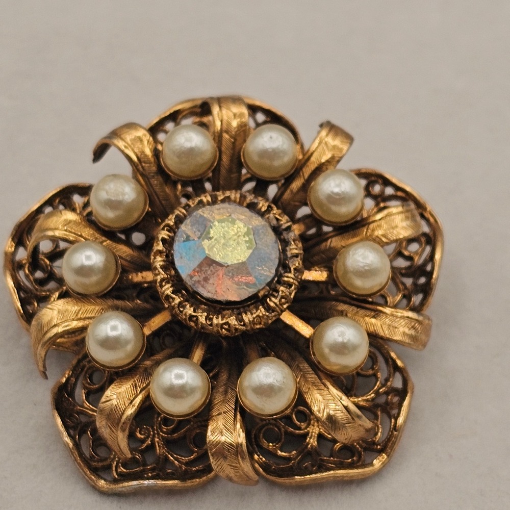 Vintage Floral Rhinestone Cluster Brooch Gold Tone Faux Pearl & AB Steampunk Pin - Picture 4 of 10